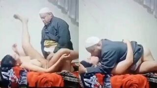 Rich Old Man Fucking Beautiful Paki Maid